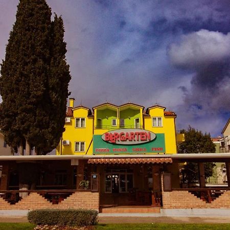 Biergarten Медулин Екстериор снимка
