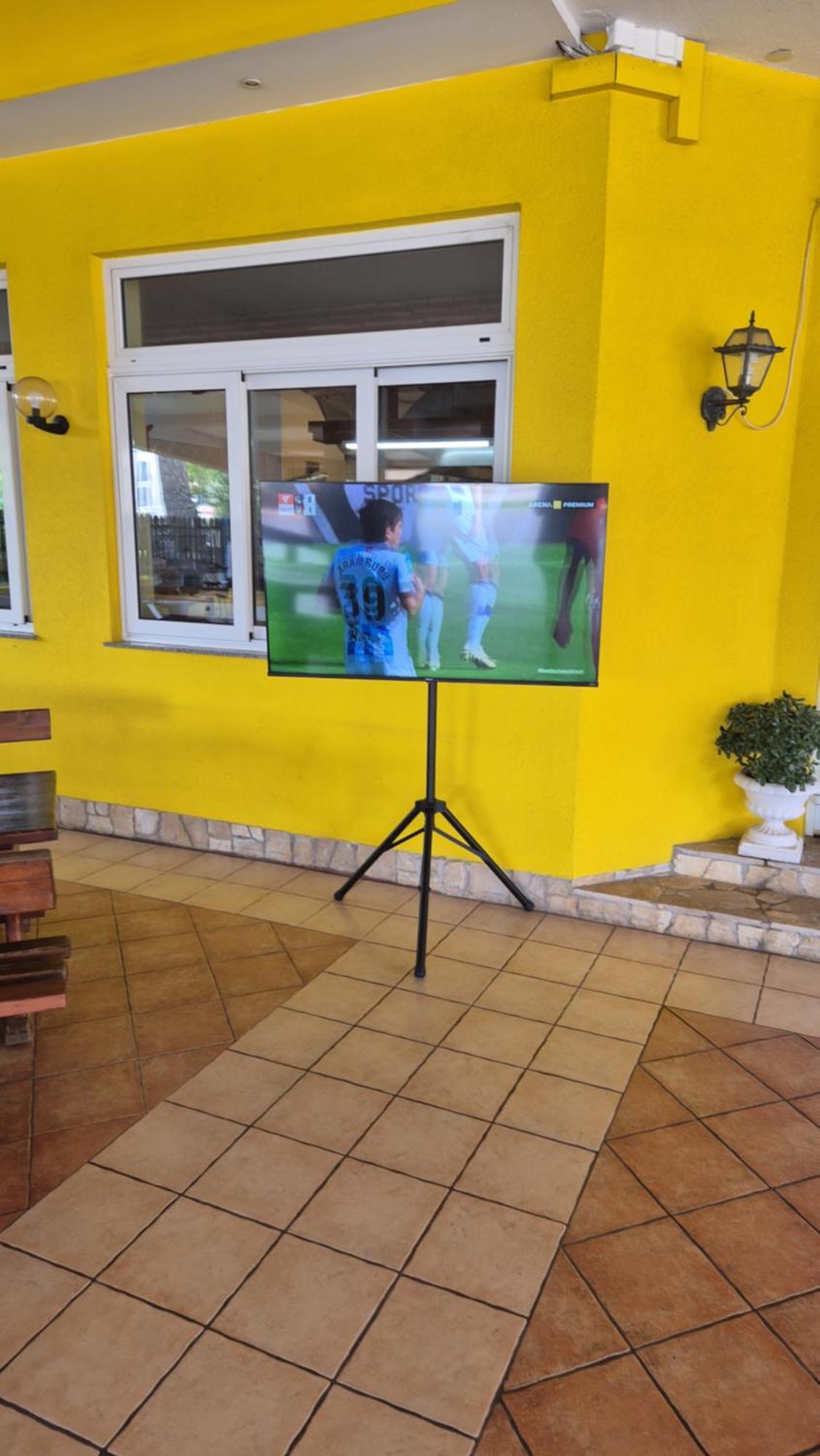 Biergarten Медулин Екстериор снимка