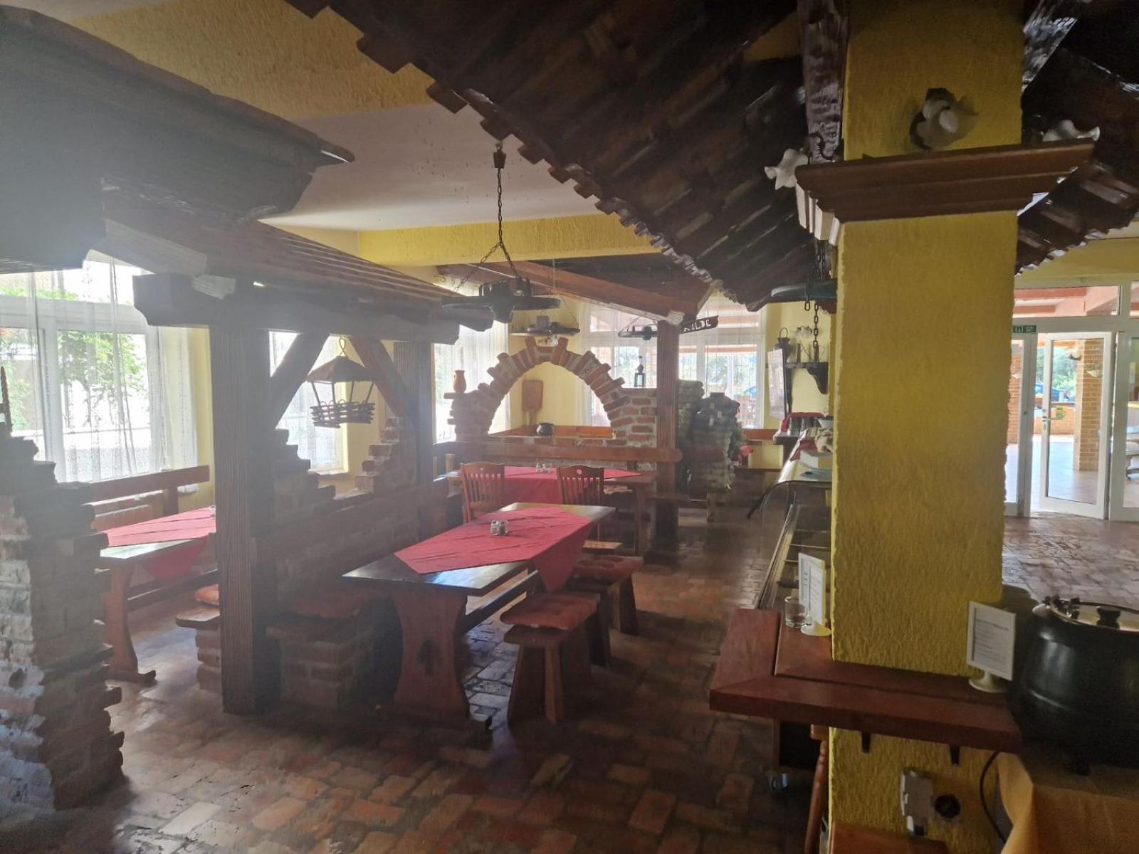Biergarten Медулин Екстериор снимка
