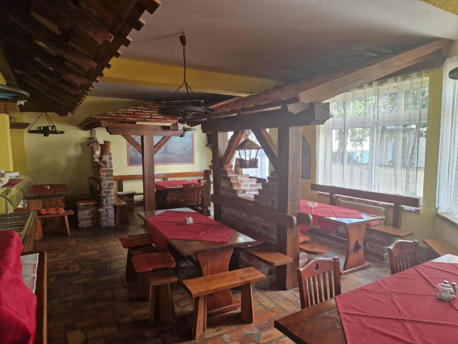 Biergarten Медулин Екстериор снимка