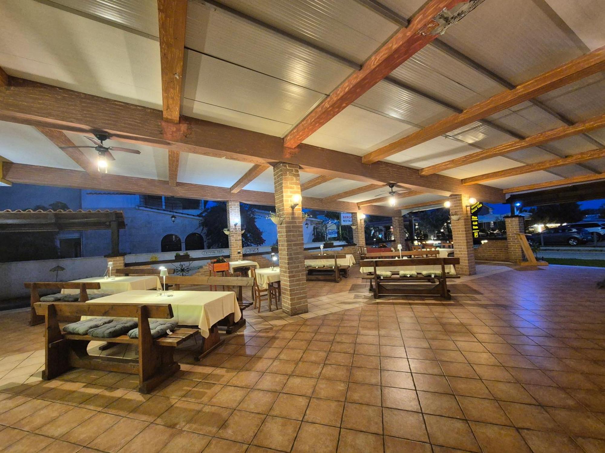 Biergarten Медулин Екстериор снимка