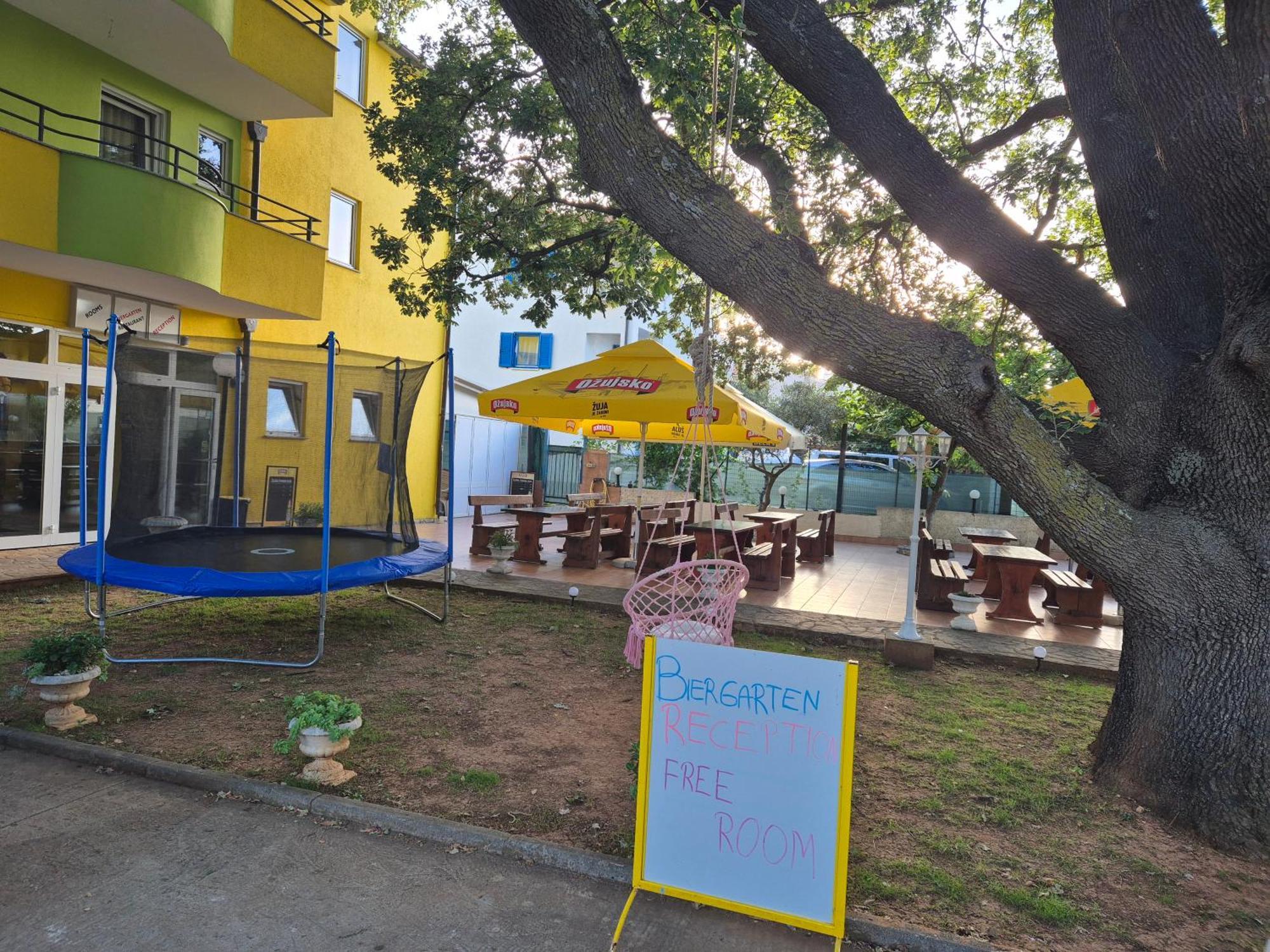 Biergarten Медулин Екстериор снимка