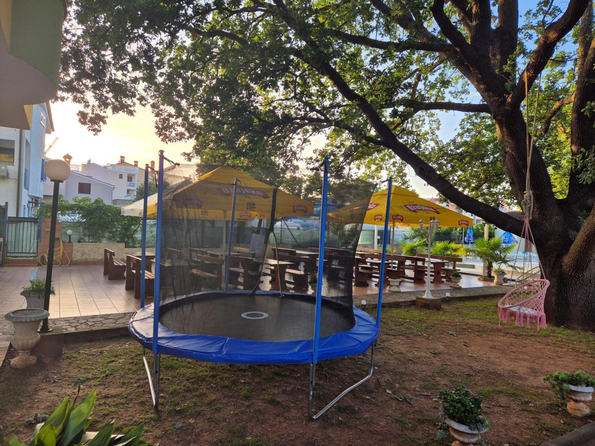 Biergarten Медулин Екстериор снимка