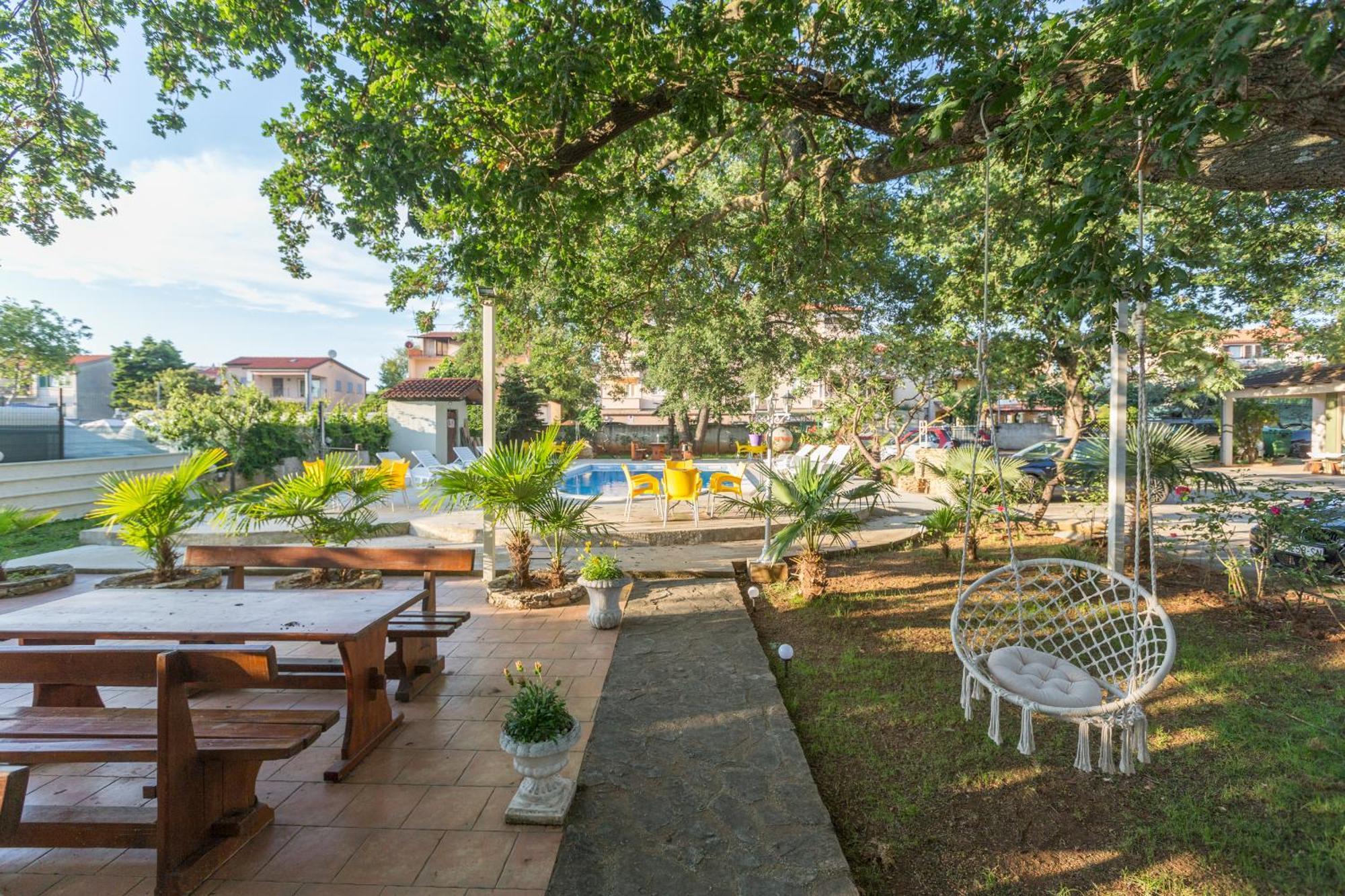 Biergarten Медулин Екстериор снимка